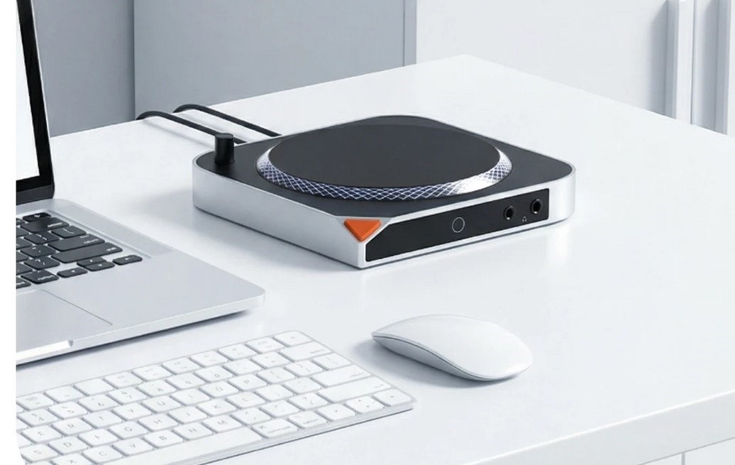 SMSL DAC MINI Brings Mac mini Integration to Desktop Headphone Audio 4 The SMSL DAC MINI features 3.5mm and 4.4mm headphone outputs, allowing you to connect both standard and balanced headphones.